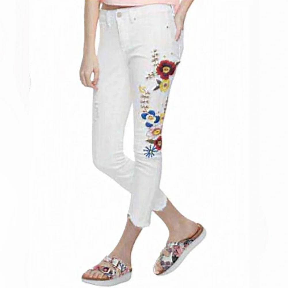 Indigo Rein Women White ankle Jeans size 5/26 Embroidered Flower raw distressed